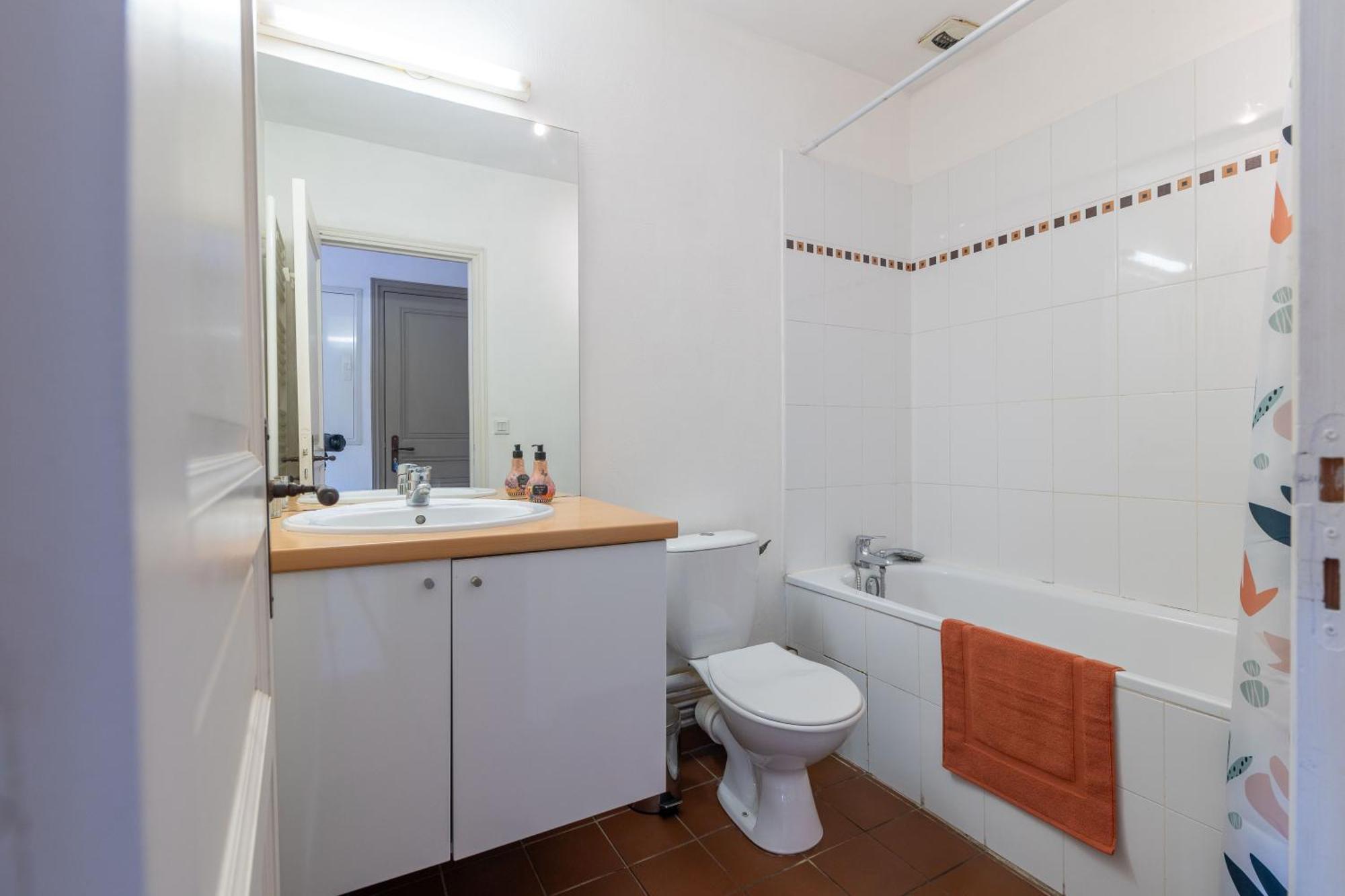 Bel Appartement Avec Cour Au Coeur De La Bastide Carcassonne Exterior foto